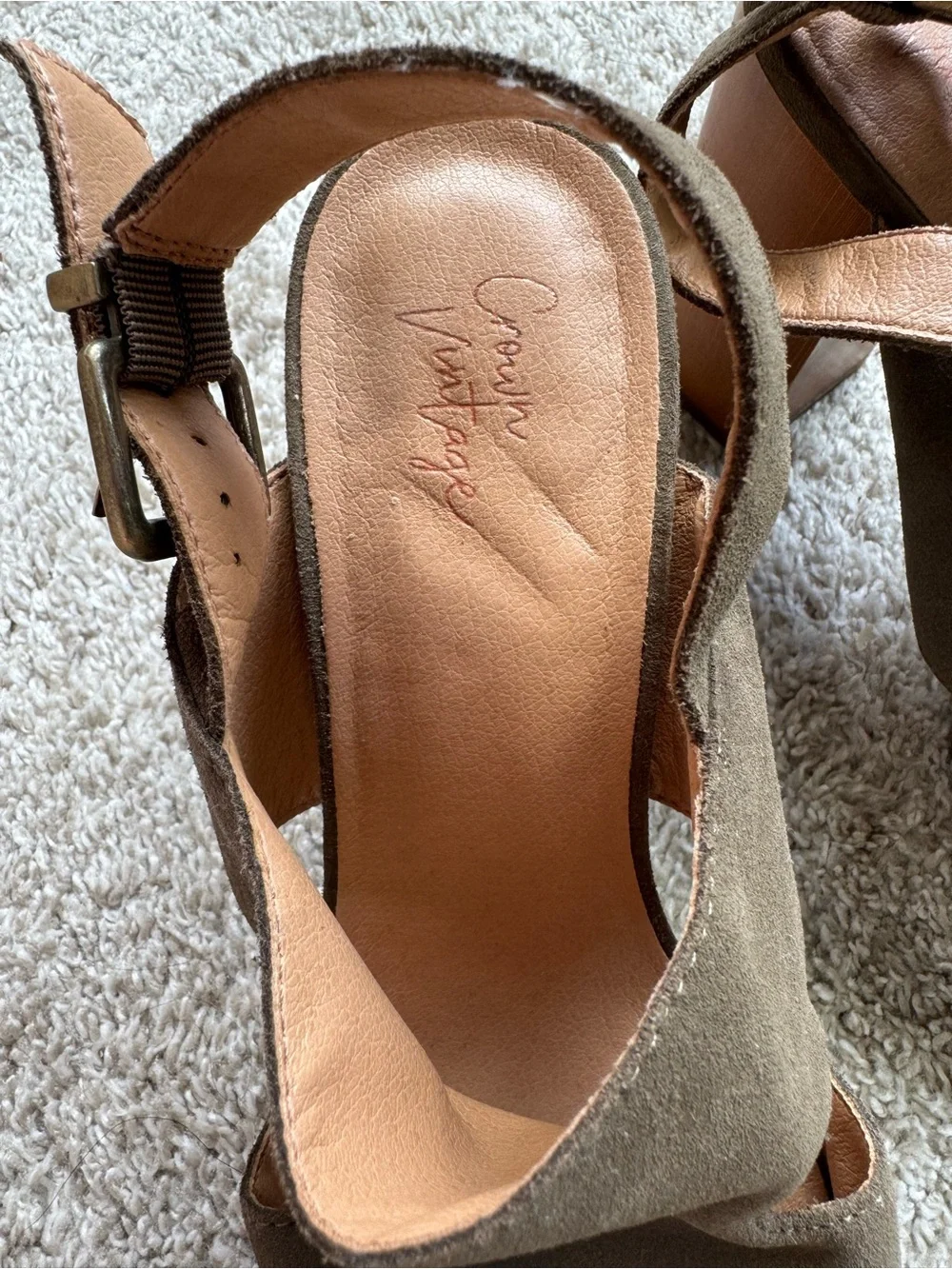 Crown Vintage Olive Suede Platform Block Heels Size 10